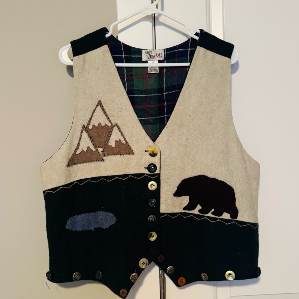Laura Daniel’s Bear and Mountain Patterned appliquéd wool Vest size 1X
